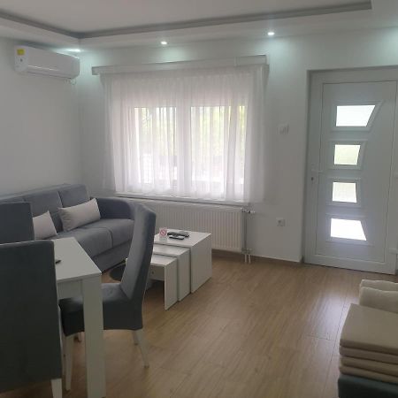 Apartmani Kruna Vrdnik Exterior photo